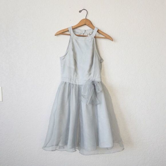 NWT LC Lauren Conrad Make Believe Migrate Gray Organza Dress Size 2 - Picture 2 of 9